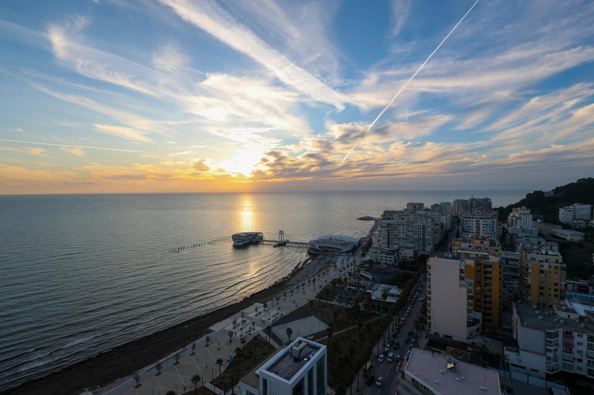 Grandstay Apartments Durrës Exterior foto